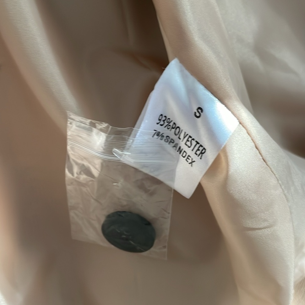 NWT Women’s Oversized Blazer Size Small Camel Color - Picture 3 of 5